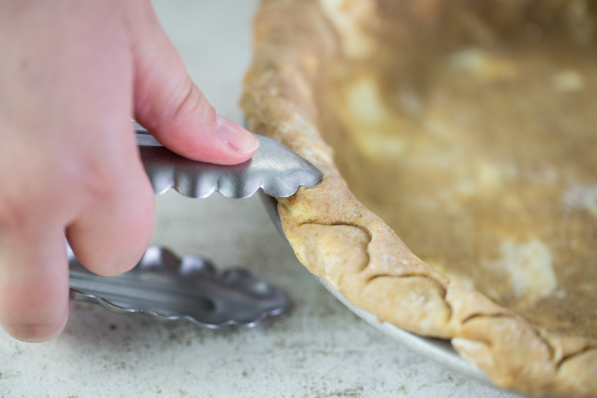 Fun ways to crimp pie crust via @kingarthurflour