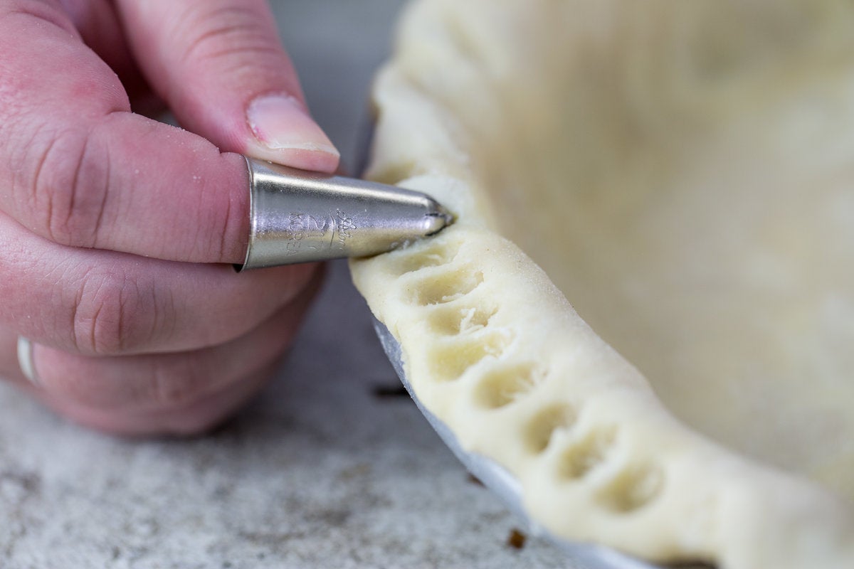 Fun ways to crimp pie crust via @kingarthurflour