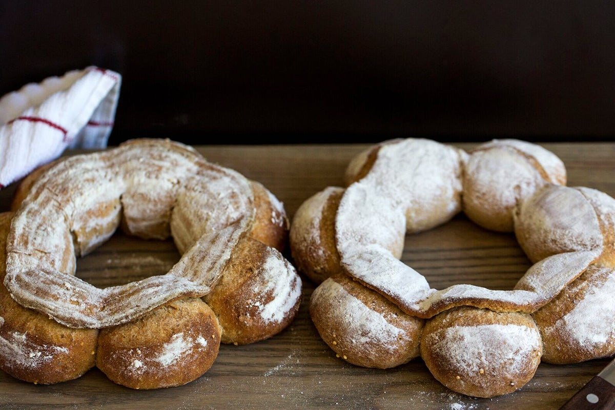 How to Shape a Couronne via @kingarthurflour