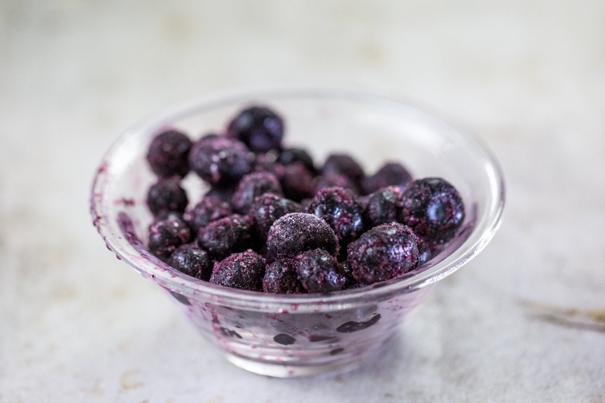 Fresh vs frozen fruit via @kingarthurflour