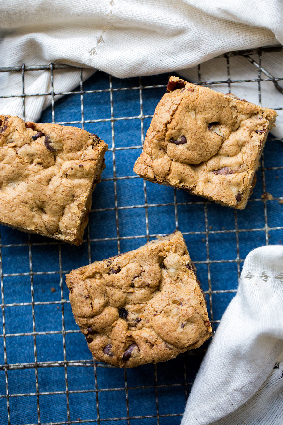 How to make cookie bars via @kingarthurflour