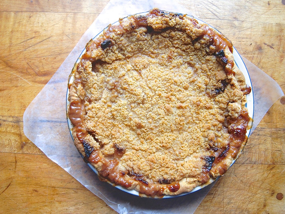 How to prevent runny apple pie via @kingarthurflour