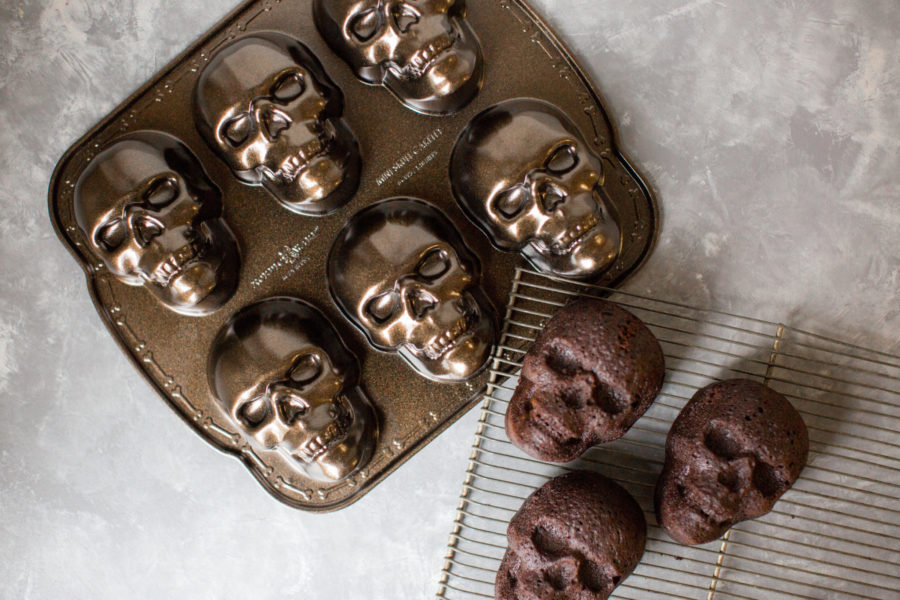 How to make Halloween Skull Cakes via @kingarthurflour