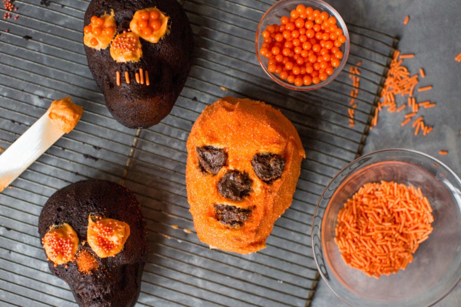 How to make Halloween Skull Cakes via @kingarthurflour