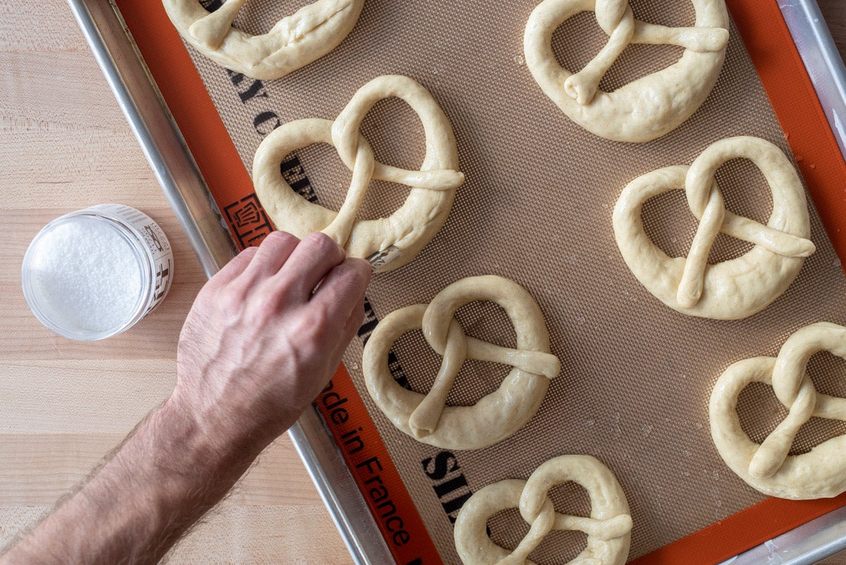 Making pretzels at home