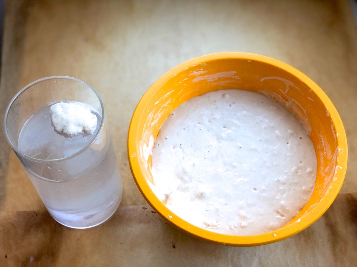 Float test for yeast dough sourdough starter via @kingarthurflour