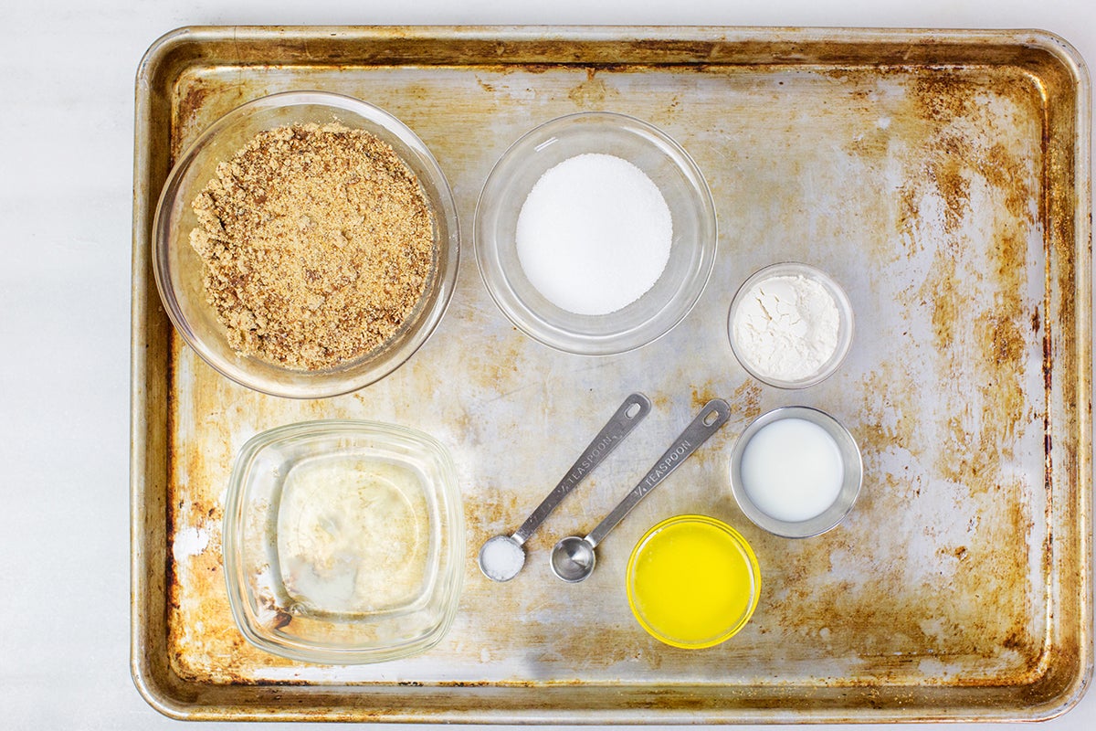 how to shape a coffeecake wreath via @kingarthurflour