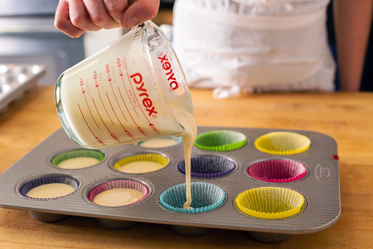 How to convert cake to cupcakes via @kingarthurflour