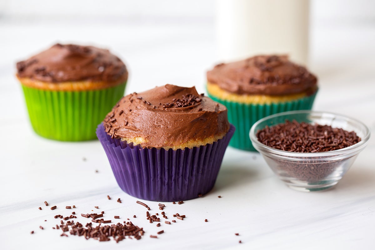 How to convert cake to cupcakes via @kingarthurflour