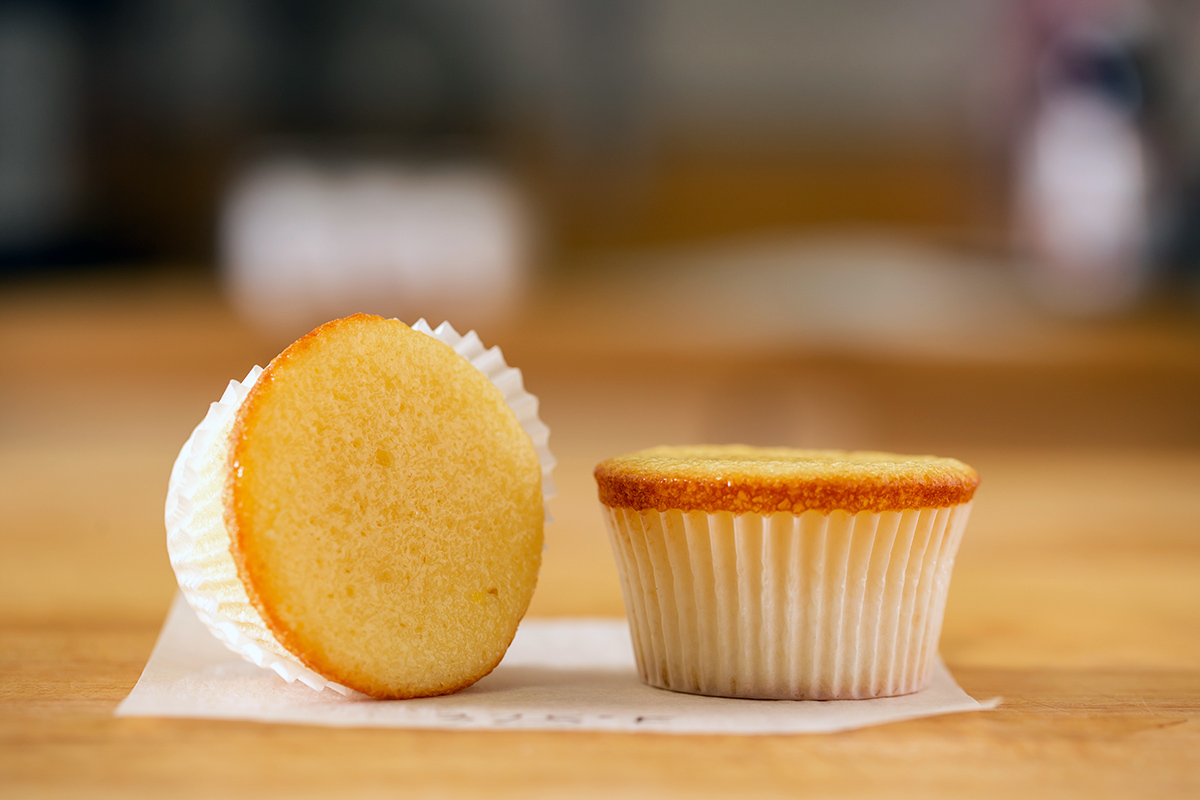 How to convert cake to cupcakes via @kingarthurflour