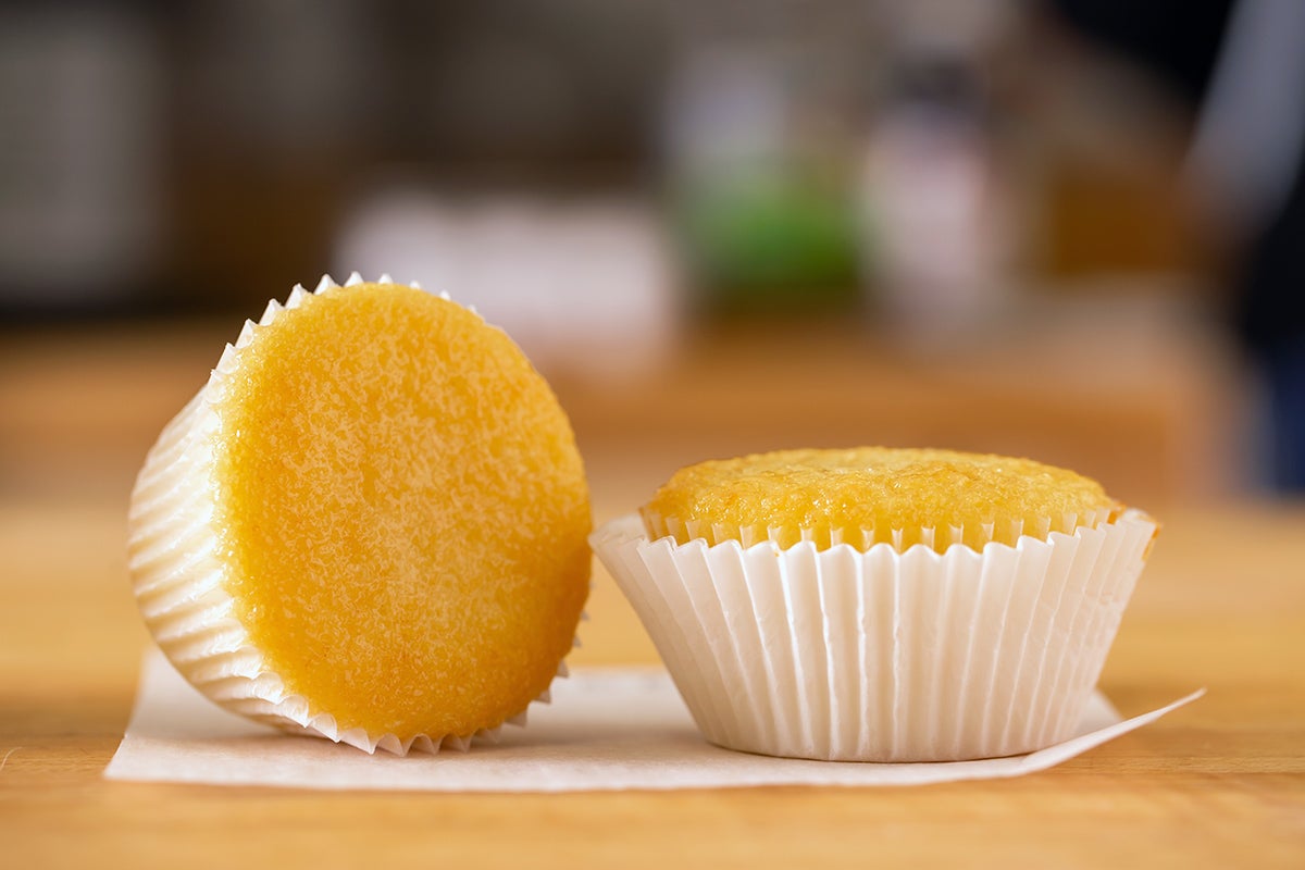 How to convert cake to cupcakes via @kingarthurflour