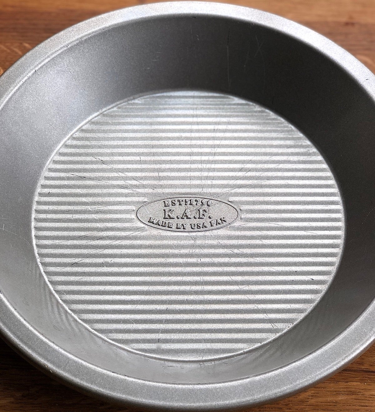 The best pie pan via @kingarthurflour