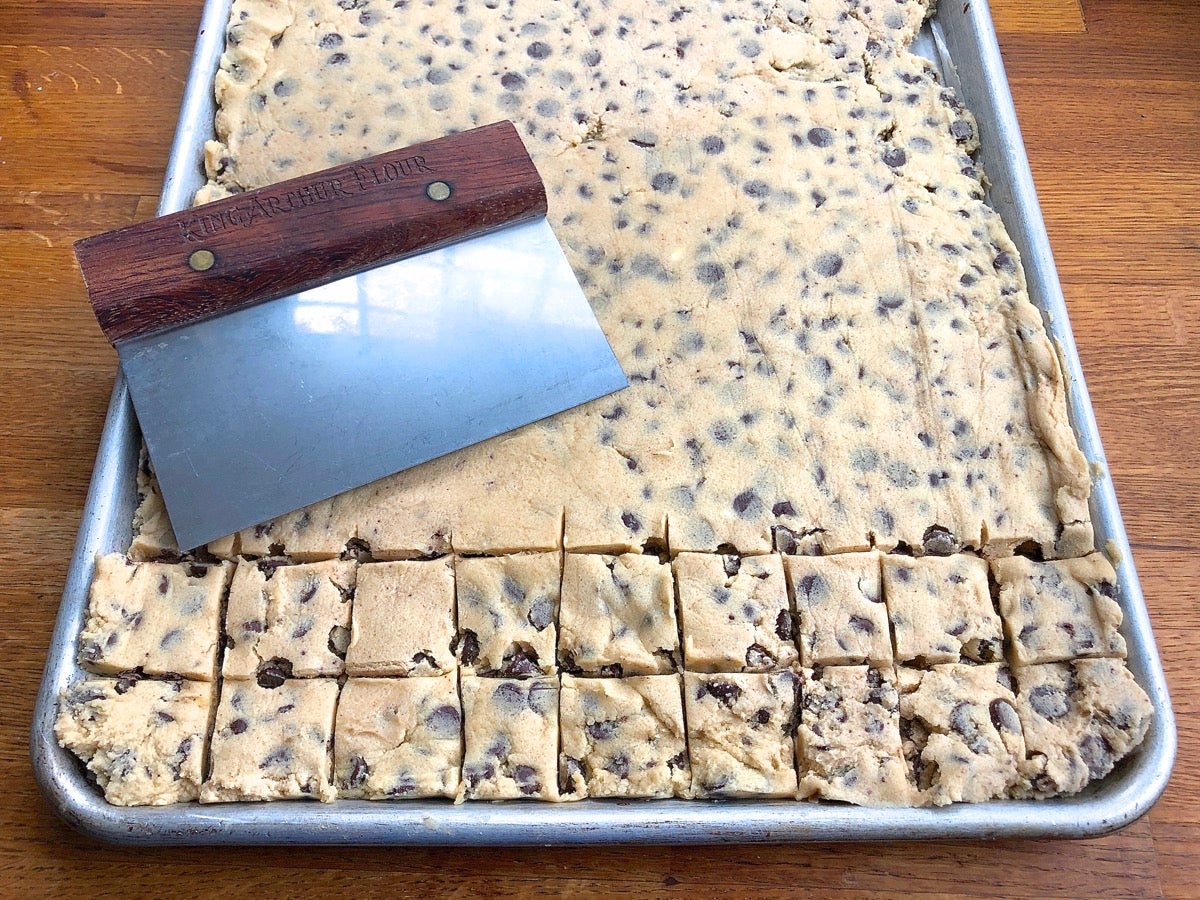 A simple way to shape cookies via @kingarthurflour