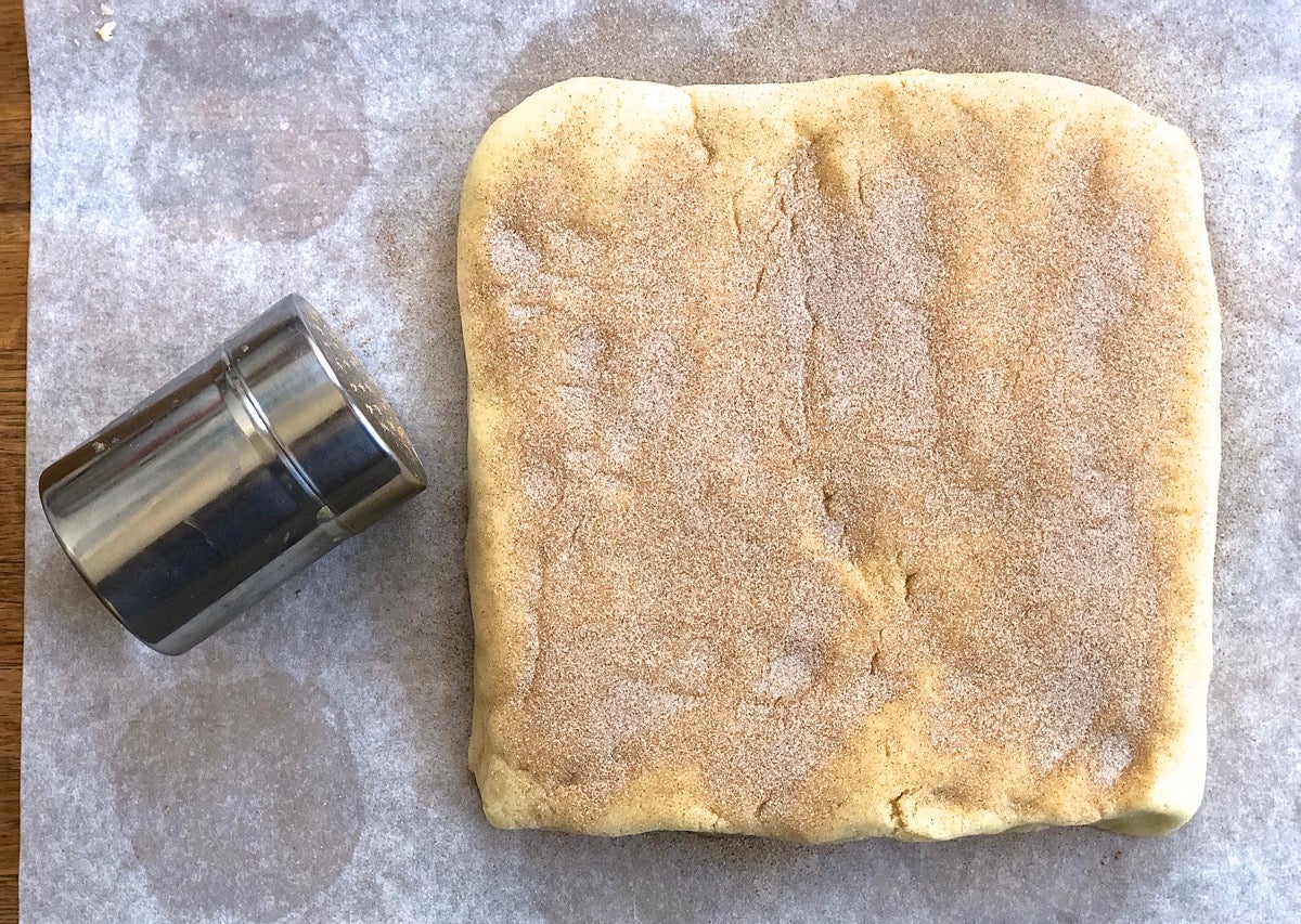 A simple way to shape cookies via @kingarthurflour