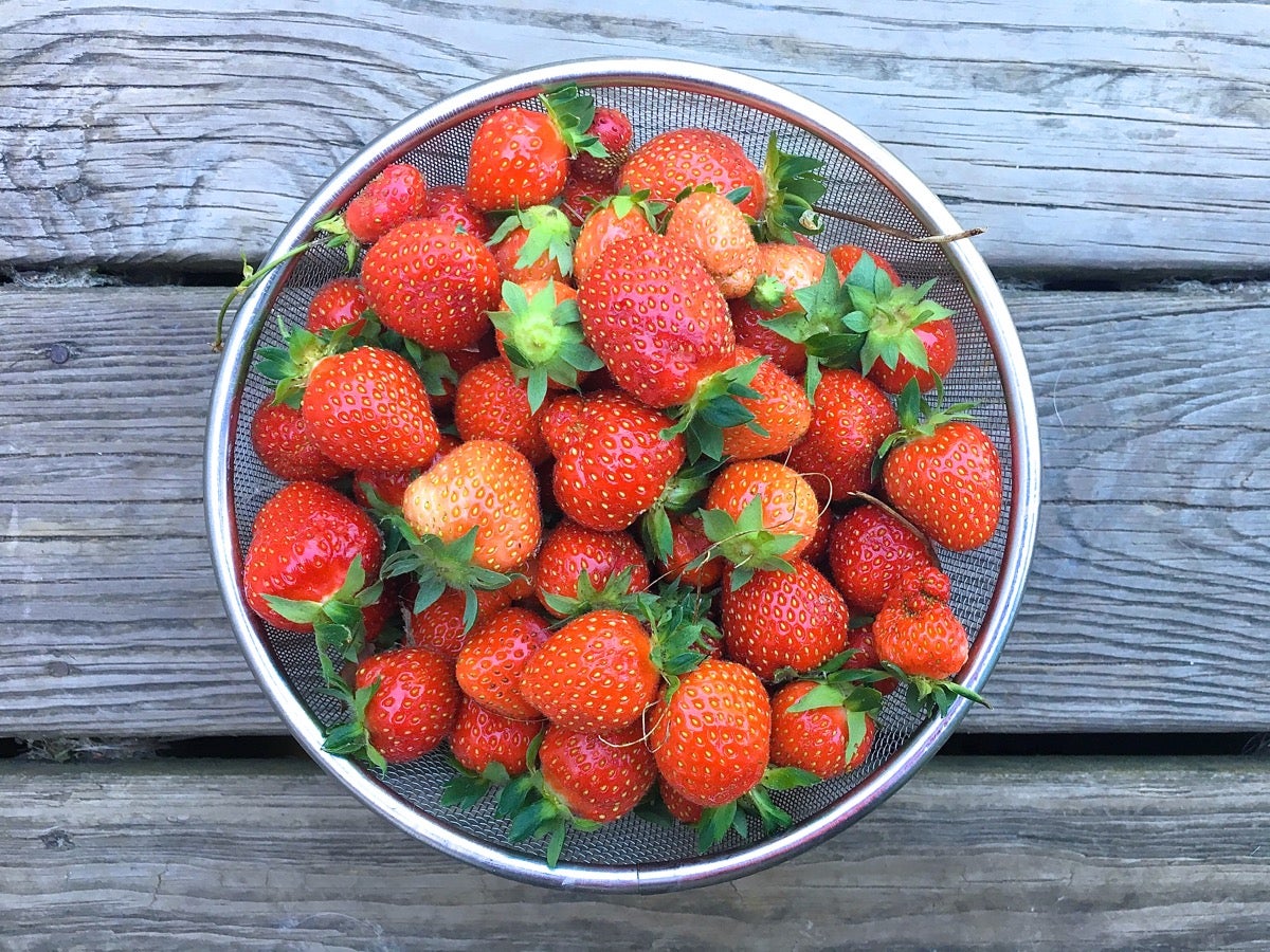 How to build great strawberry shortcake via @kingarthurflour