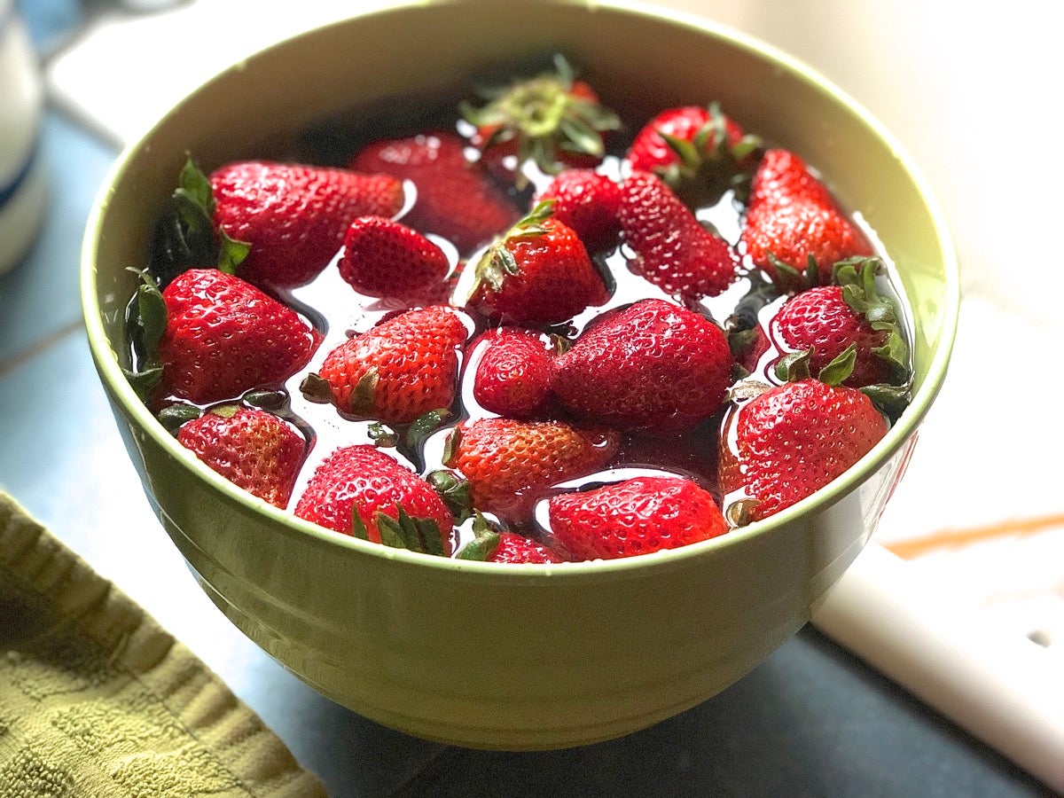 How to build great strawberry shortcake via @kingarthurflour