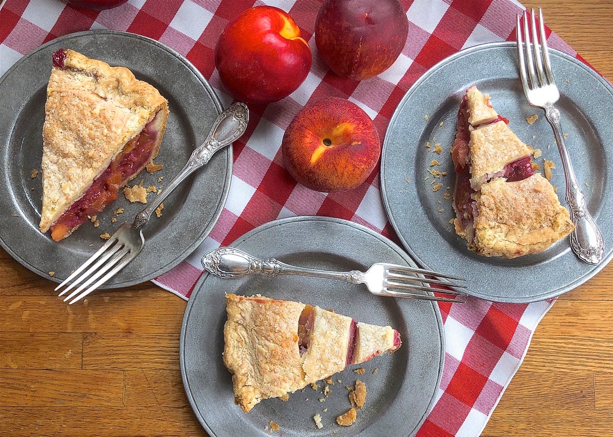 The secret to super-flaky pie crust via @kingarthurflour