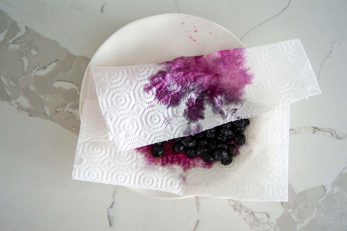 Blueberries patted dry with paper towel