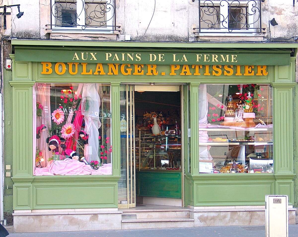 Facade of shop in Paris