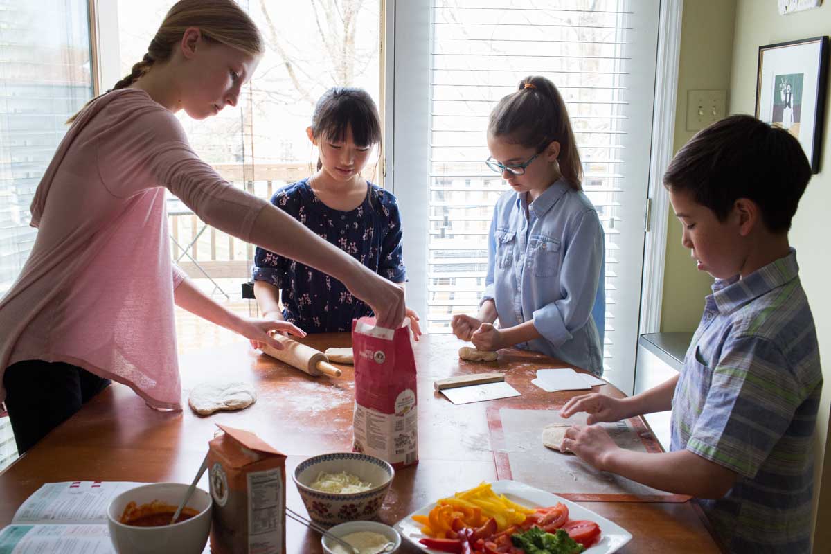 Kids baking together 