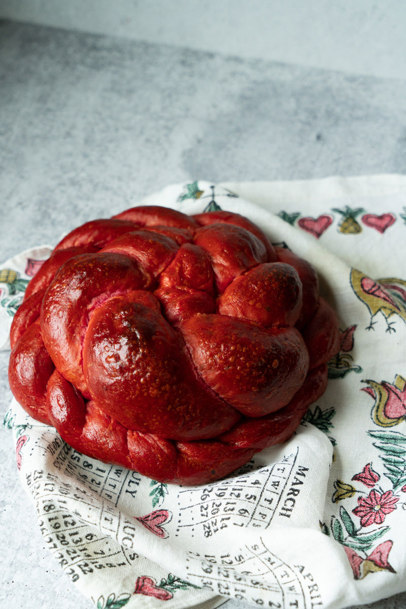 Round red challah 