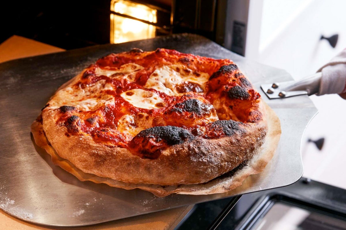 How to turn any oven into a pizza oven