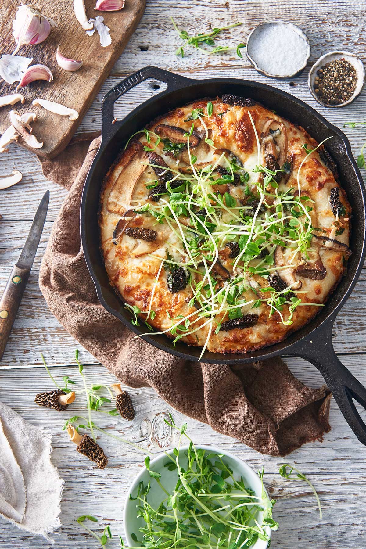 https://www.kingarthurbaking.com/sites/default/files/inline-images/wild-mushroom-fontina-pea-shoot-pizza.jpg