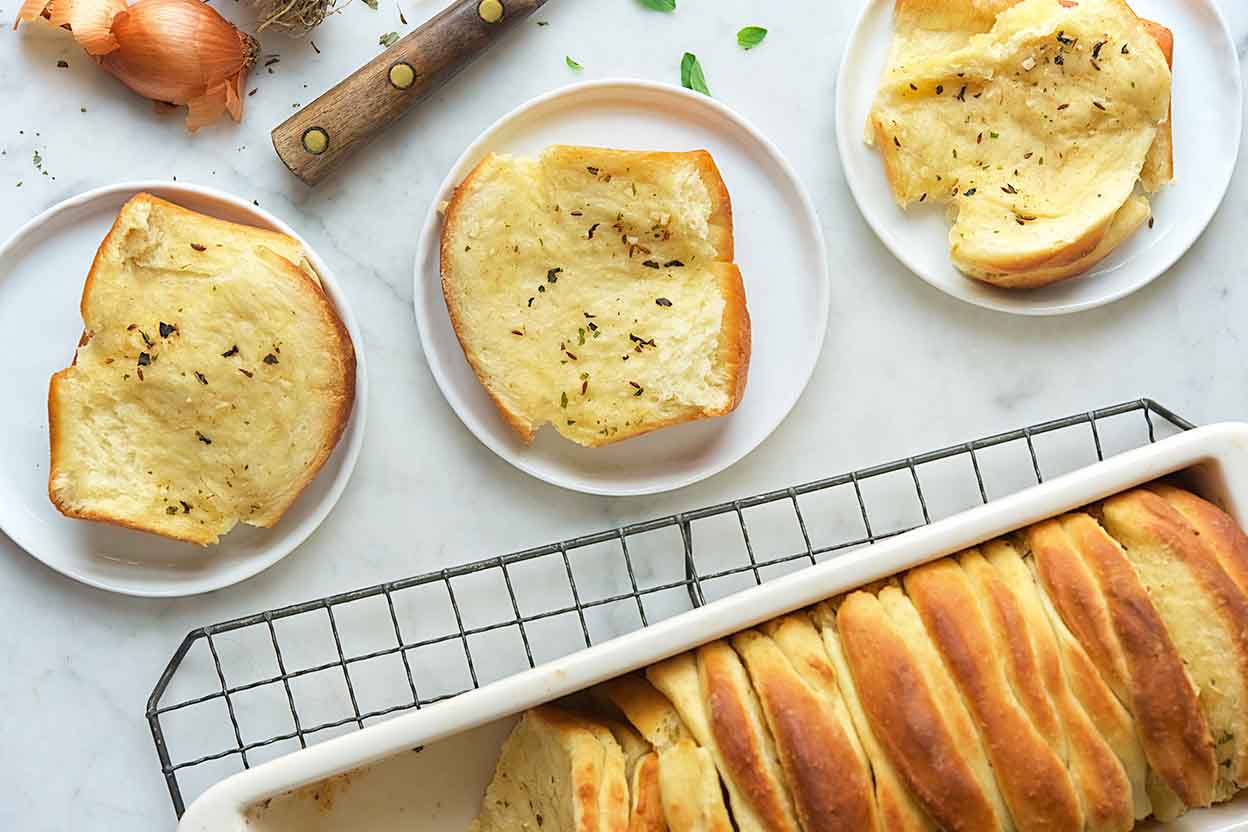 Garlic & Herb Dutch Oven Bread Recipe