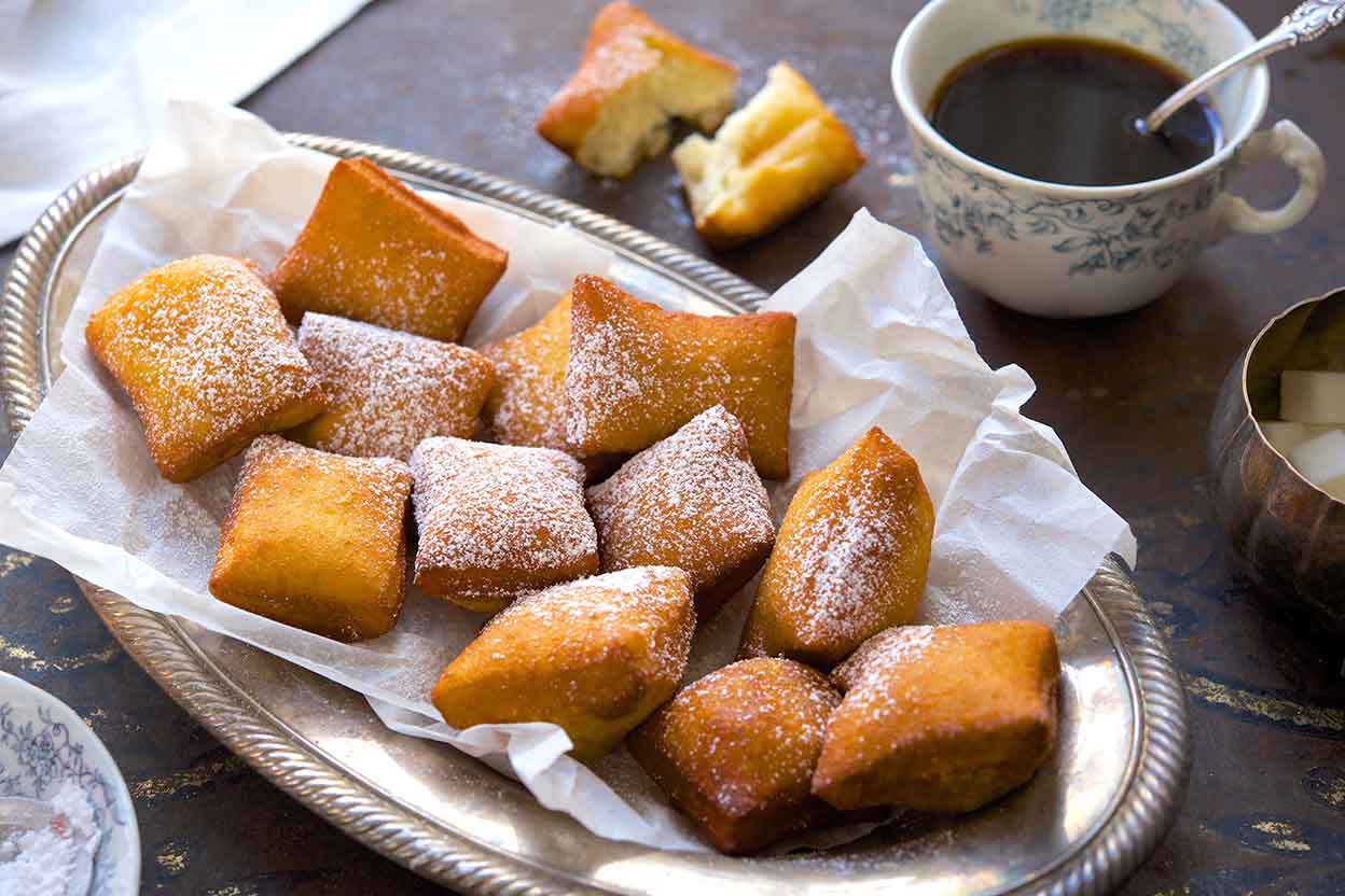 Powdered Stainless Steel Sugar Shaker • Cafe Du Monde New Orleans