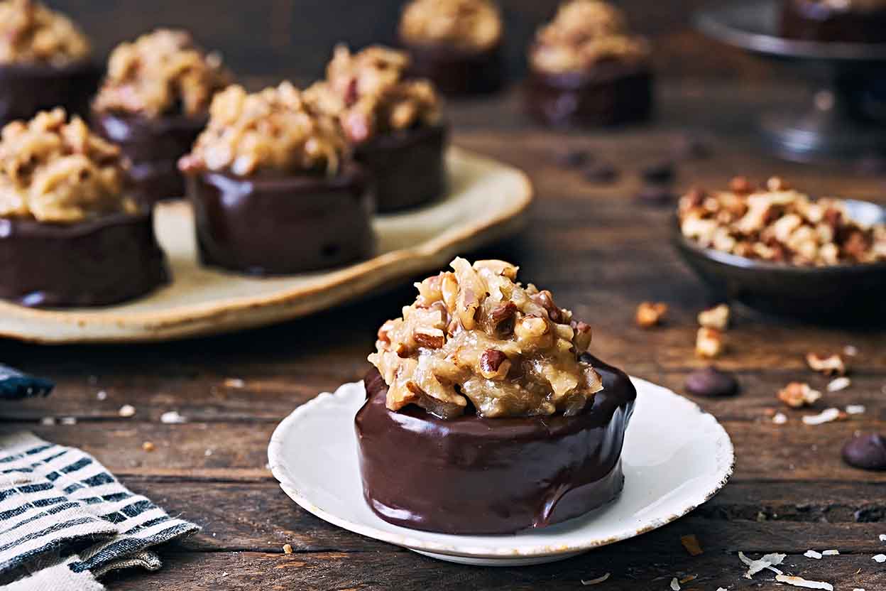 German Chocolate Cake - Classic Birthday Gift | Same Day Cake Delivery to  United States - Flora2000