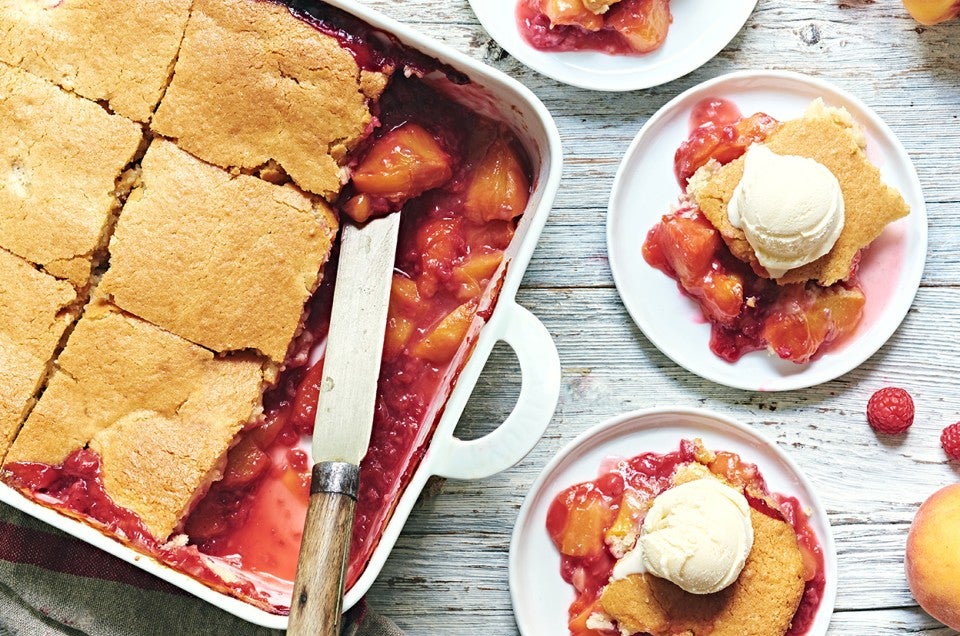 Easy Cake-Style Fruit Cobbler