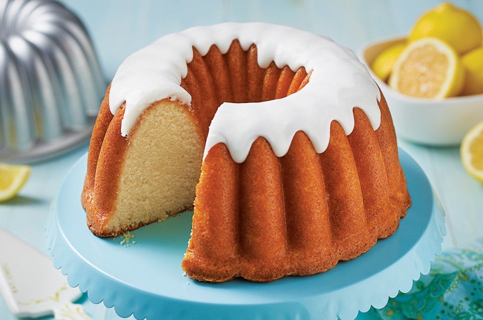 Lemon Bliss: Dive Into The Simplicity Of Easy Lemon Coconut Almond Cake