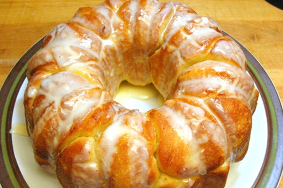 Chocolate caramel stuffed monkey bread