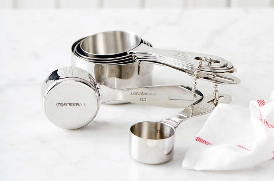 Stainless steel measuring cups 