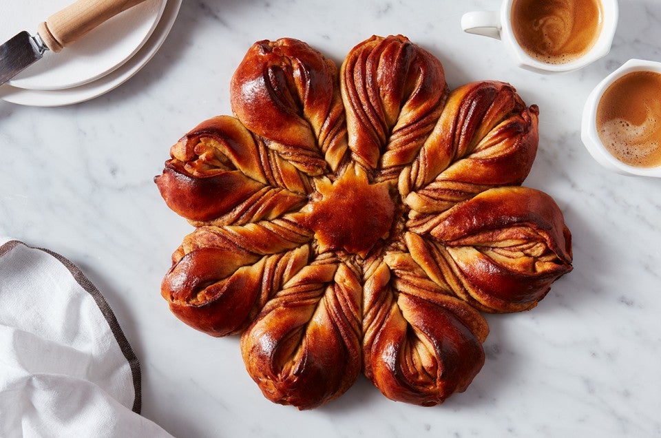 Keto-Friendly Cinnamon Star Bread