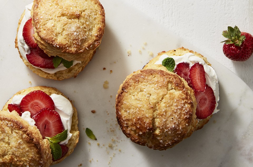 Shortcakes with strawberries