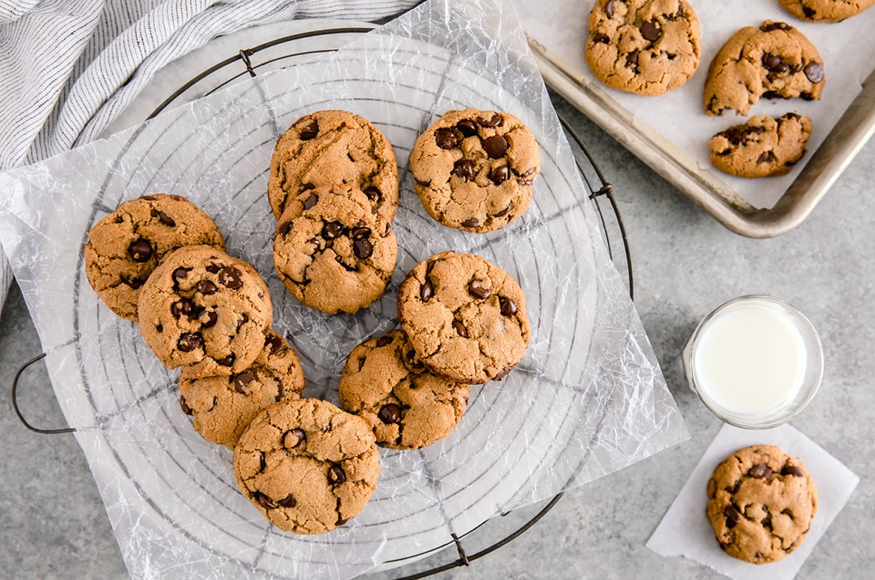 Crunchy Whole Grain Chocolate Chip Cookies - select to zoom