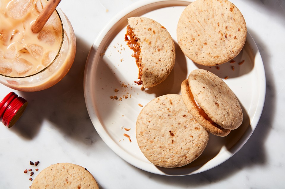 Cola de Mono Alfajores (dulce de leche sandwich cookies) on a plate - select to zoom