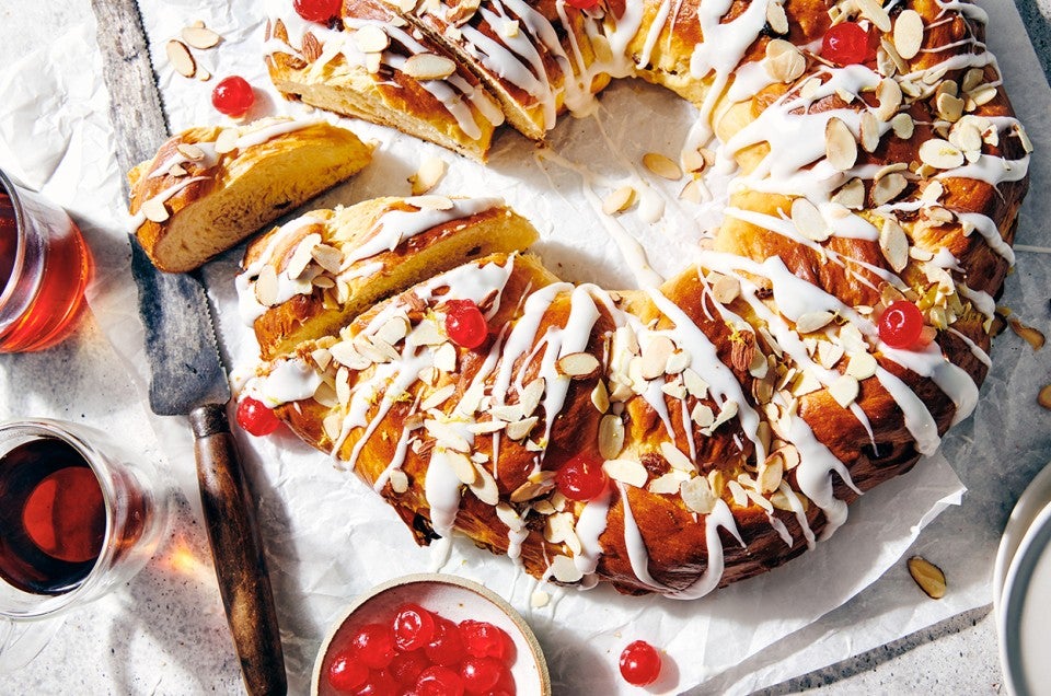 Braided Christmas Bread (Hefekranz) - select to zoom