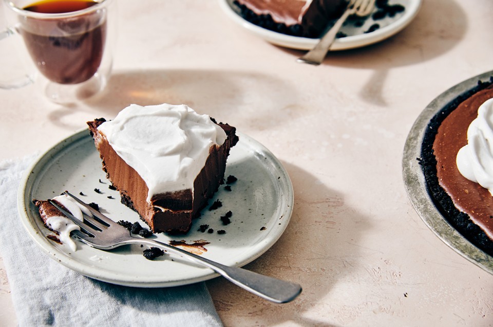 Vegan No-Bake Chocolate Cream Pie - select to zoom