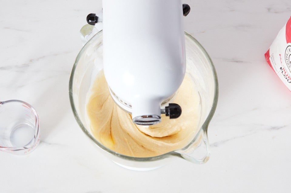 Bake-a-Cake Stand Mixer