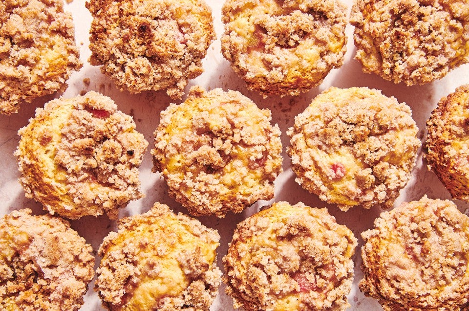 Rhubarb-Filled Streusel Muffins - select to zoom