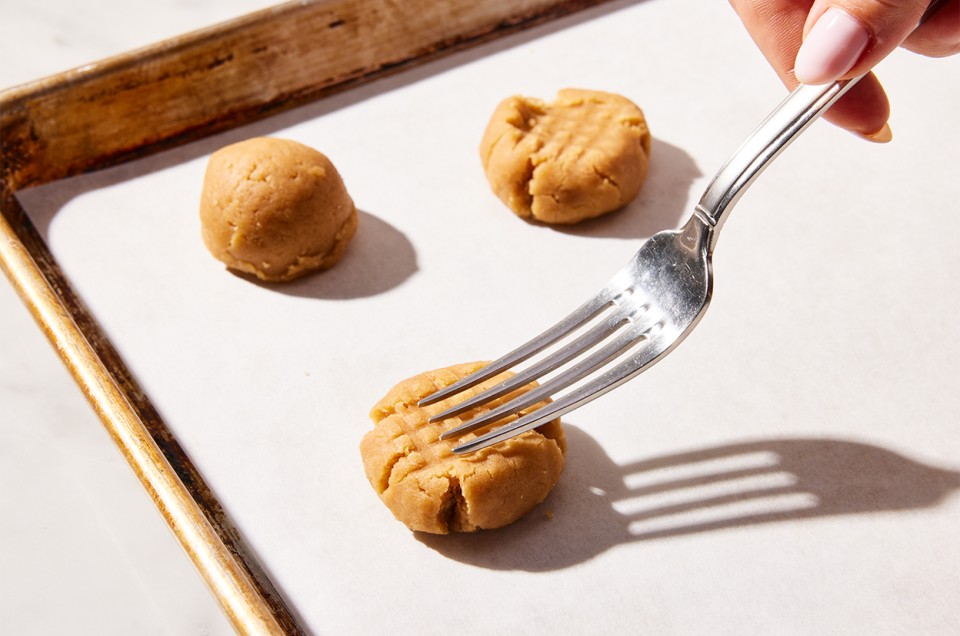 Classic Peanut Butter Cookies - select to zoom