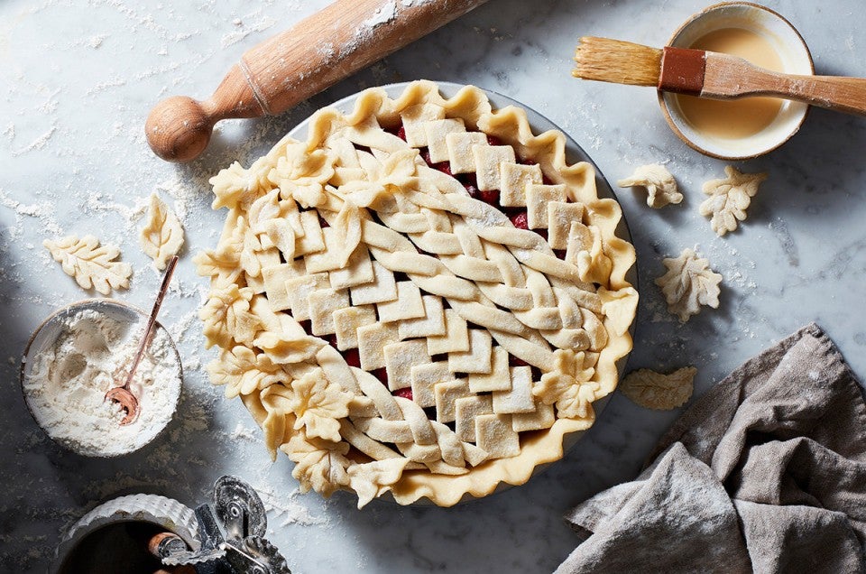 Fancy pie crust via @kingarthurflour