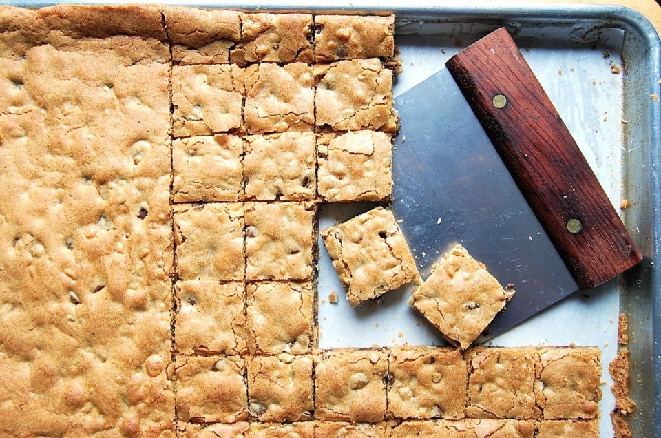 Big Batch Brownies and Bars via @kingarthurflour