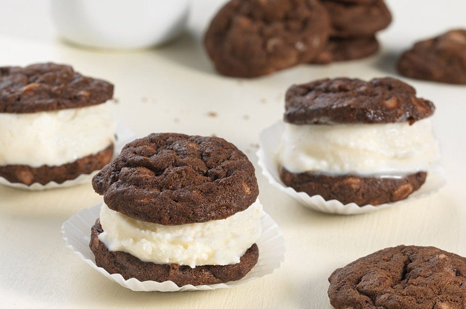 Ice Cream Sandwiches blog via @kingarthurflour