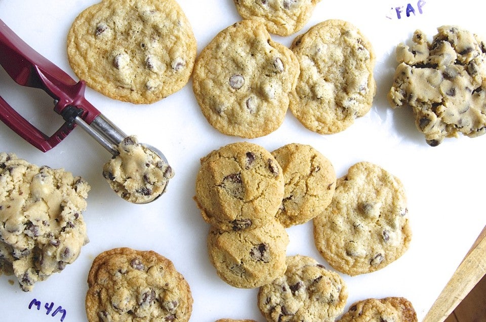 Gluten-Free Chocolate Chip Cookies via @kingarthurflour