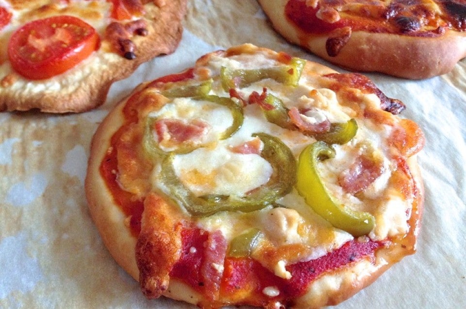 Pizza Party! How to Host a Stress-Free Pizza Night for Your Friends and Family - Outdoor Pizza Chef