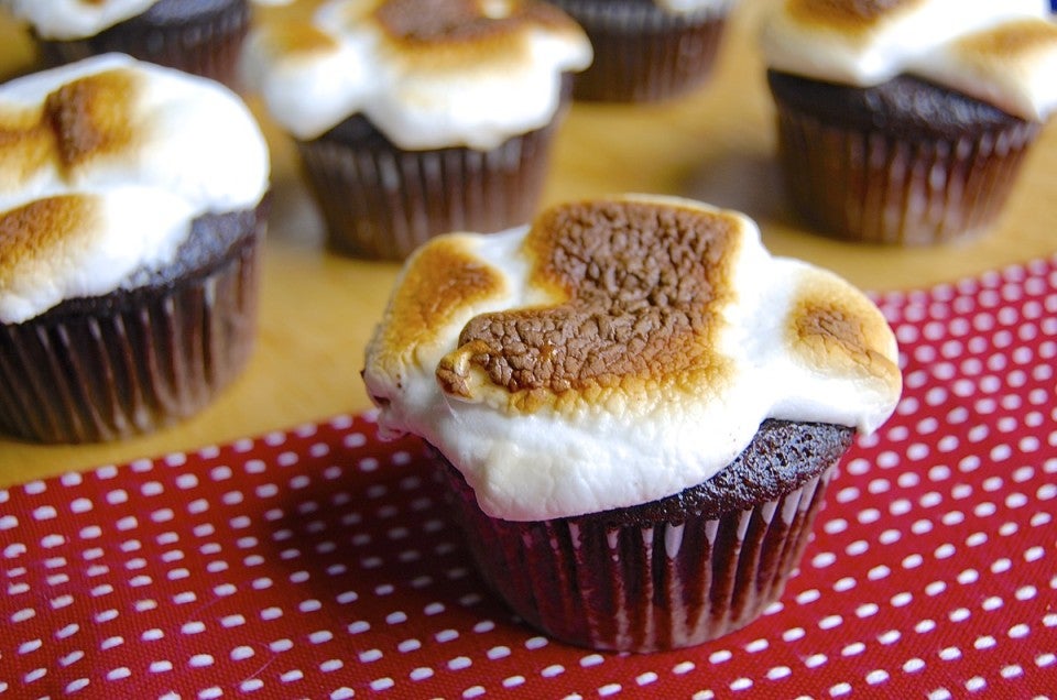 S'more Cupcakes via @kingarthurflour