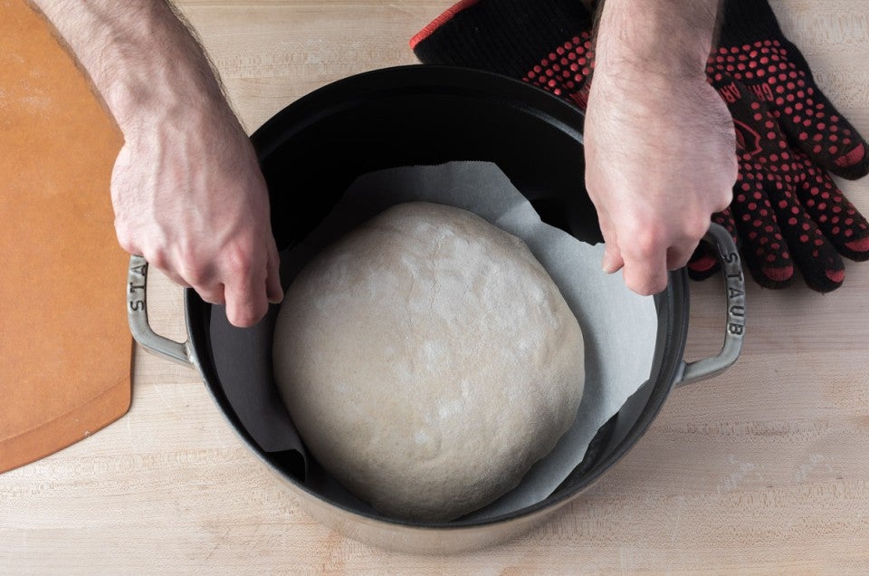 Challenger Bread Pan - Made in the USA - Cast Iron Loaf Pan with Lid for  Homemade Breadmaking Sealed Bread Cloche Inverted Dutch Oven Set for Baking